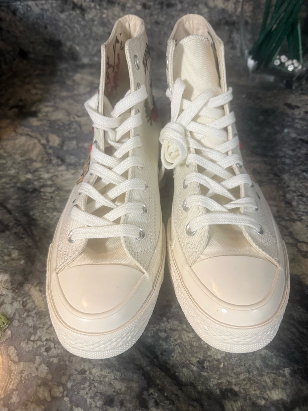 Converse White High-Top Sneakers with Hand-Painted Floral & Book Design. UNISEX - Picture 3 of 9
